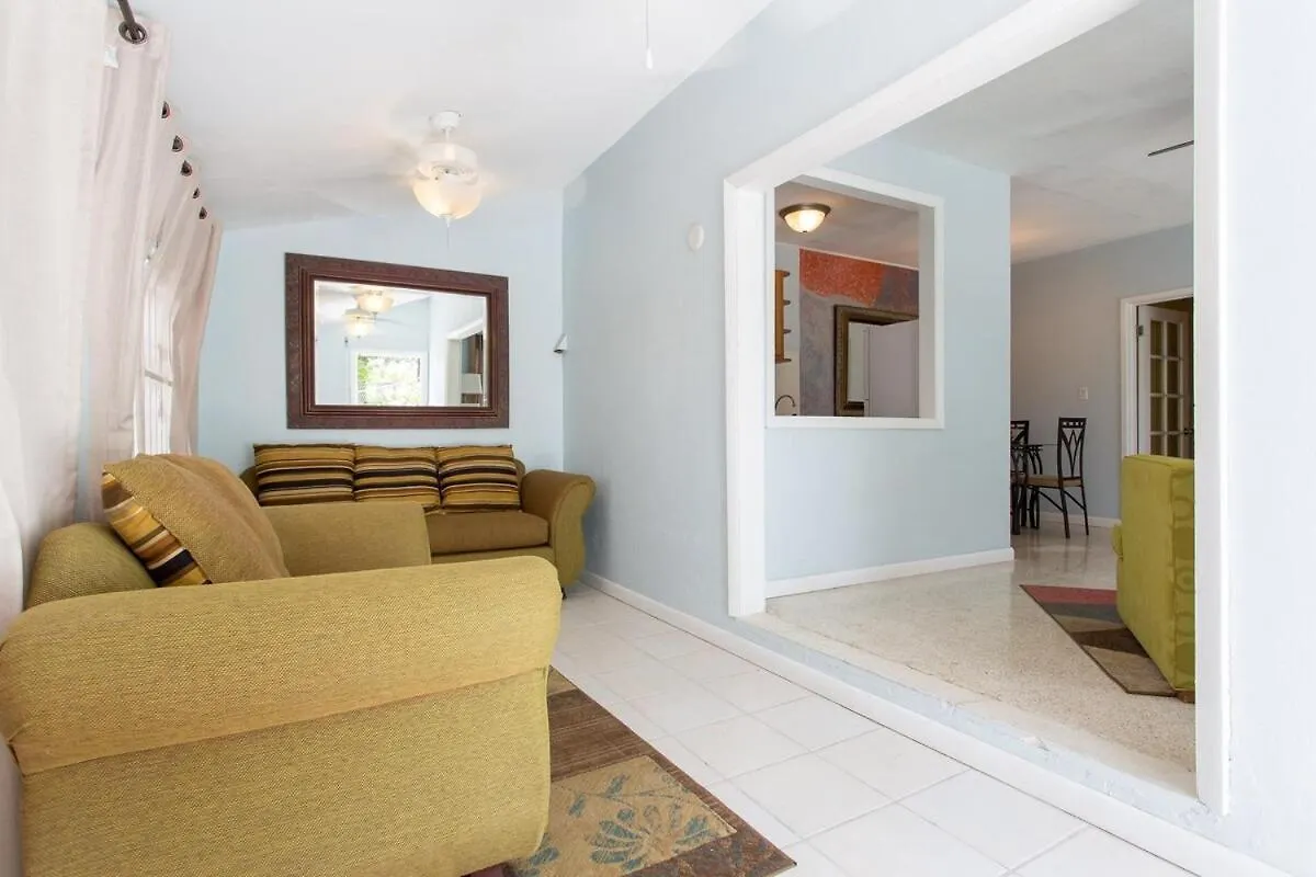 Holiday home Tangerine Sunsets Murcott Nassau